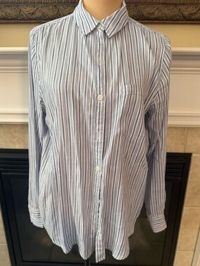 So Women's Chambray Blue and White Striped Button-Up Shirt long sleeves Size L